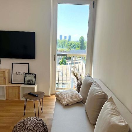 Donaublick Oasis: Stylische Wohnung Відень Екстер'єр фото