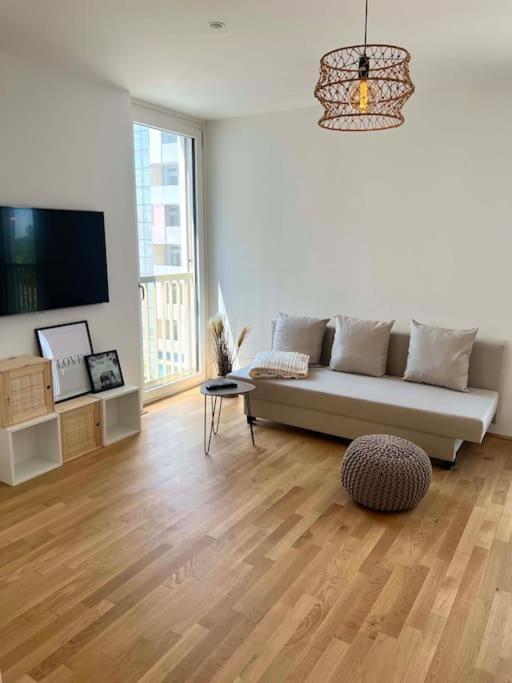 Donaublick Oasis: Stylische Wohnung Відень Екстер'єр фото