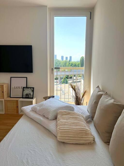 Donaublick Oasis: Stylische Wohnung Відень Екстер'єр фото